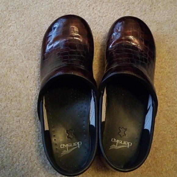 Dansko Shoes - Practically new tortoise shell danskos size 42.